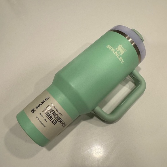 STANLEY Quencher H2.0 Tumbler with Handle and Straw 40 oz Pistachio - NWT - Picture 2 of 2